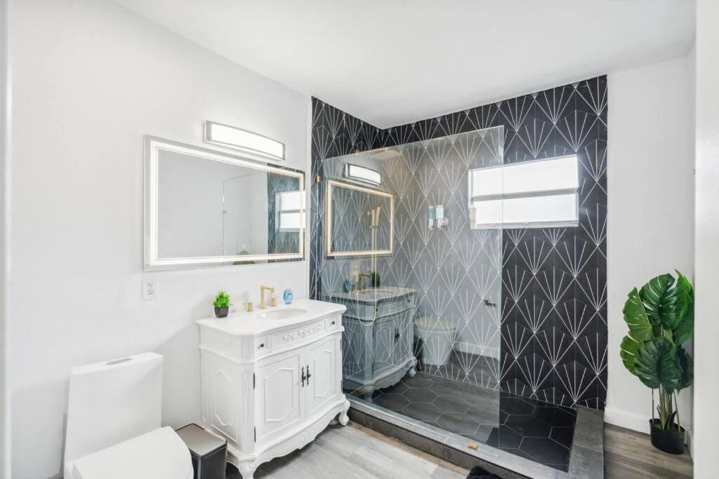 New! Havana Nights Villa ! Walk To Calle Ocho! Miami Exterior foto
