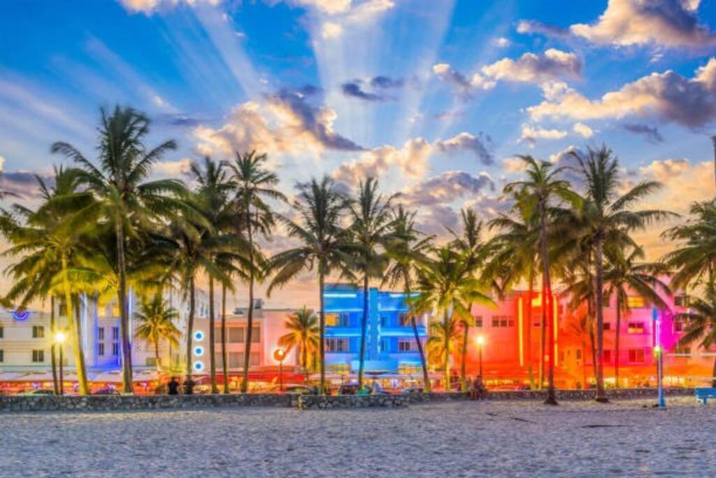 New! Havana Nights Villa ! Walk To Calle Ocho! Miami Exterior foto