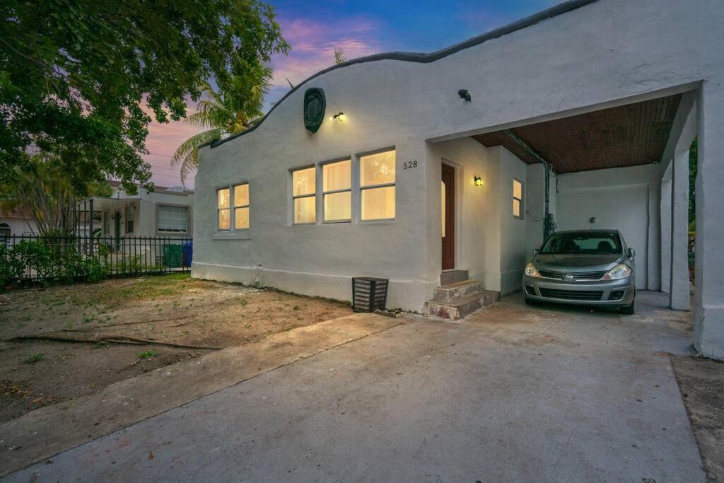 New! Havana Nights Villa ! Walk To Calle Ocho! Miami Exterior foto