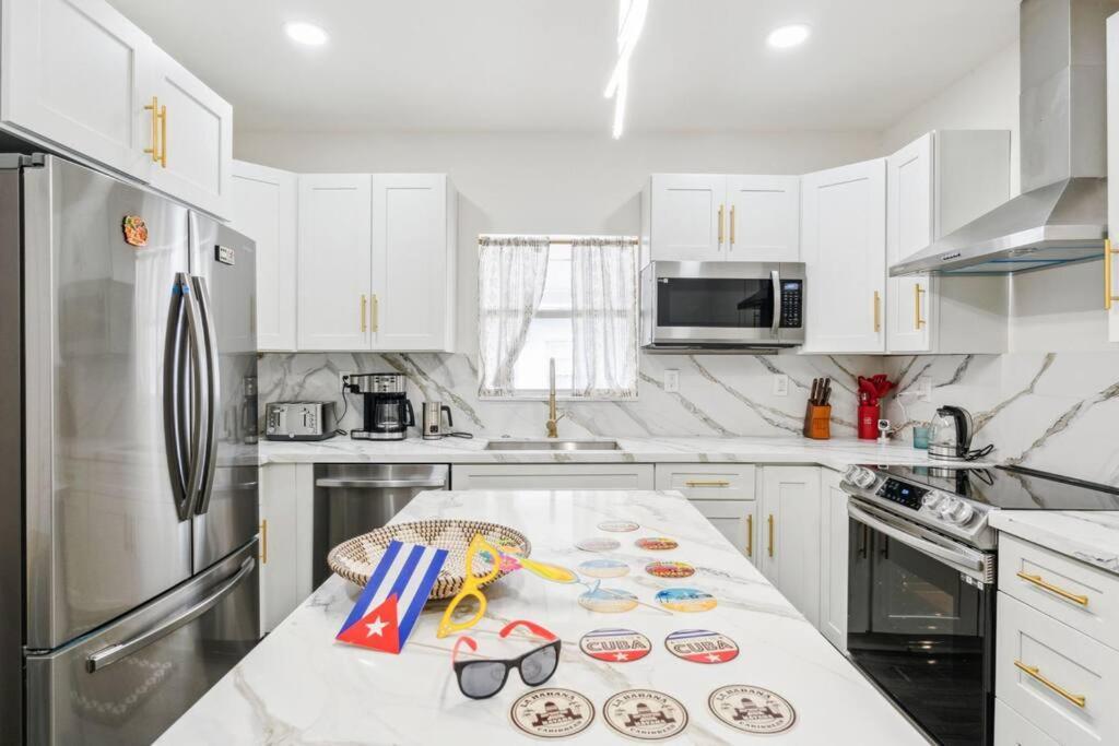 New! Havana Nights Villa ! Walk To Calle Ocho! Miami Exterior foto