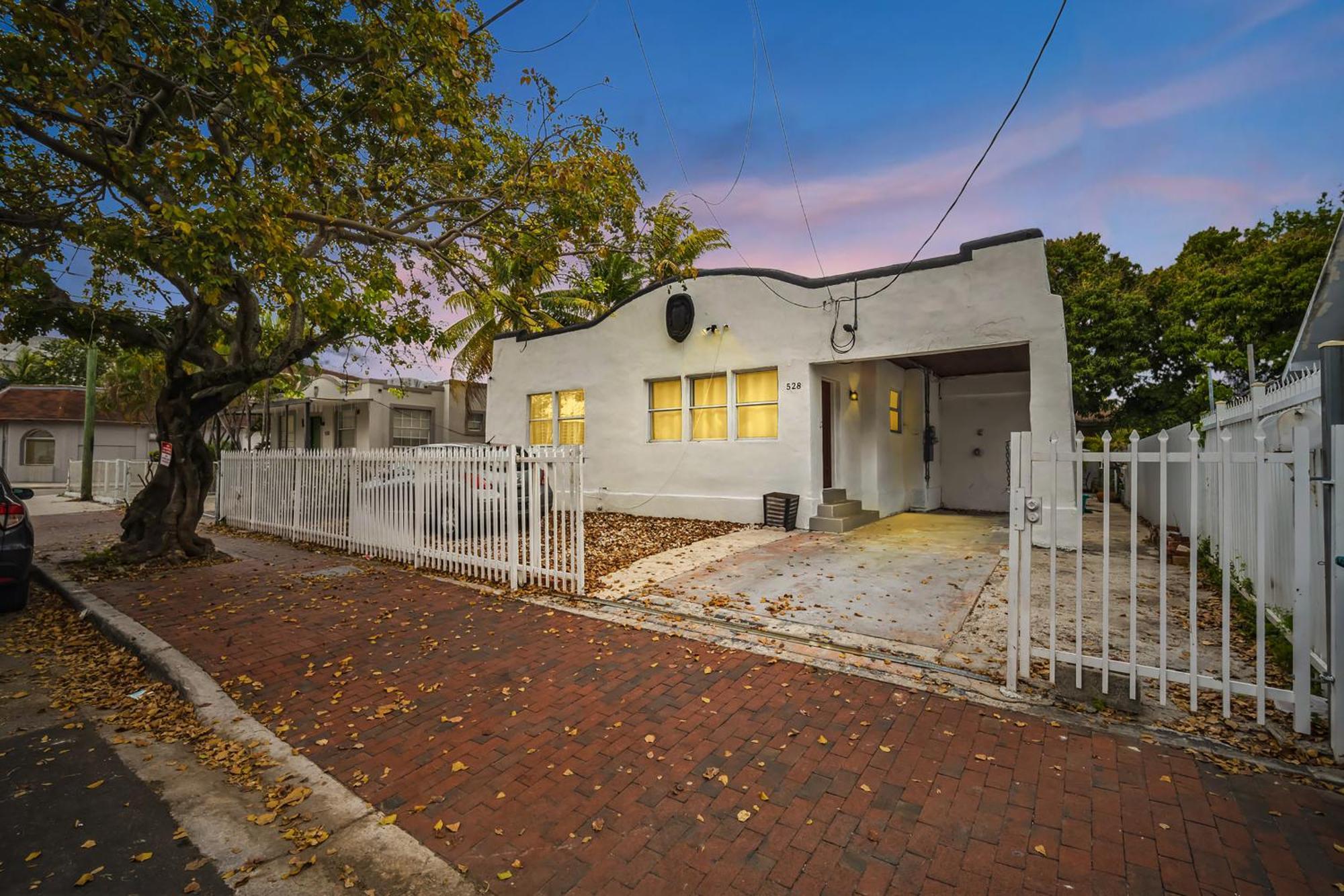 New! Havana Nights Villa ! Walk To Calle Ocho! Miami Exterior foto